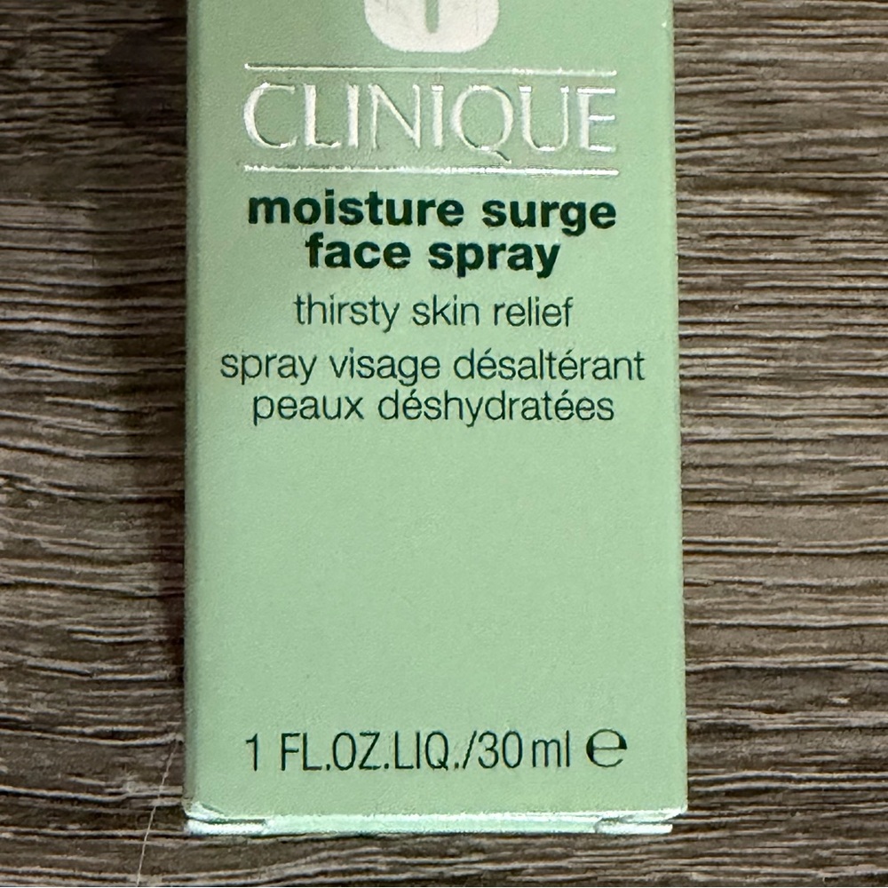 Clinique Moisture Surge Face Spray Thirsty Skin Relief - Picture 3 of 10